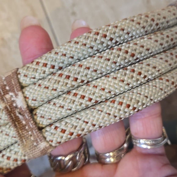 KAVU Cotton/Canvas Camouflag Design Print Multi-Zipper Pocket Rope Sling Bag - Picture 7 of 15